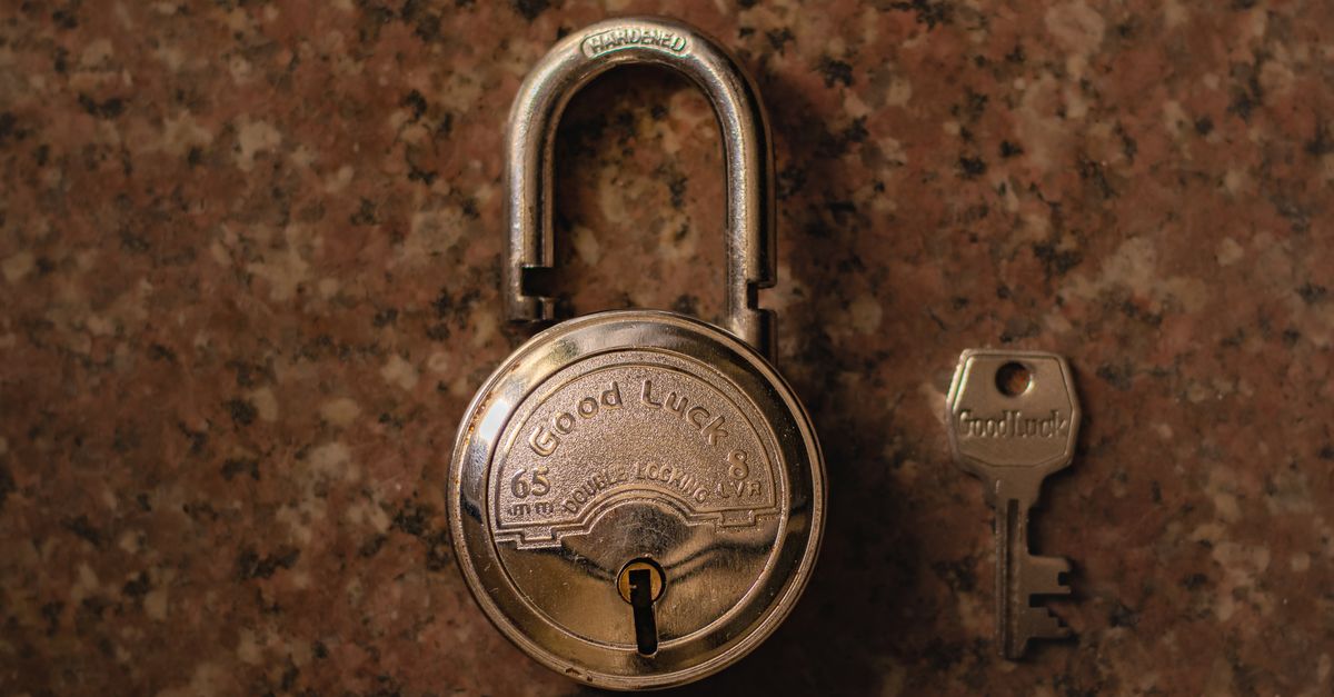 Copy-Any-Key Kiosks vs. a Local Locksmith: When Each One Works — New Smyrna Beach Locksmith